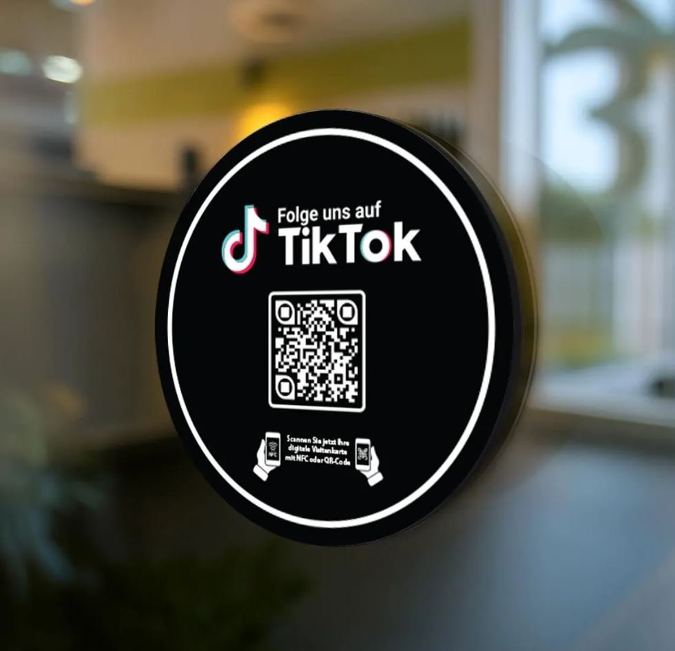 Acrylic QR Badge - LCC - Image 4